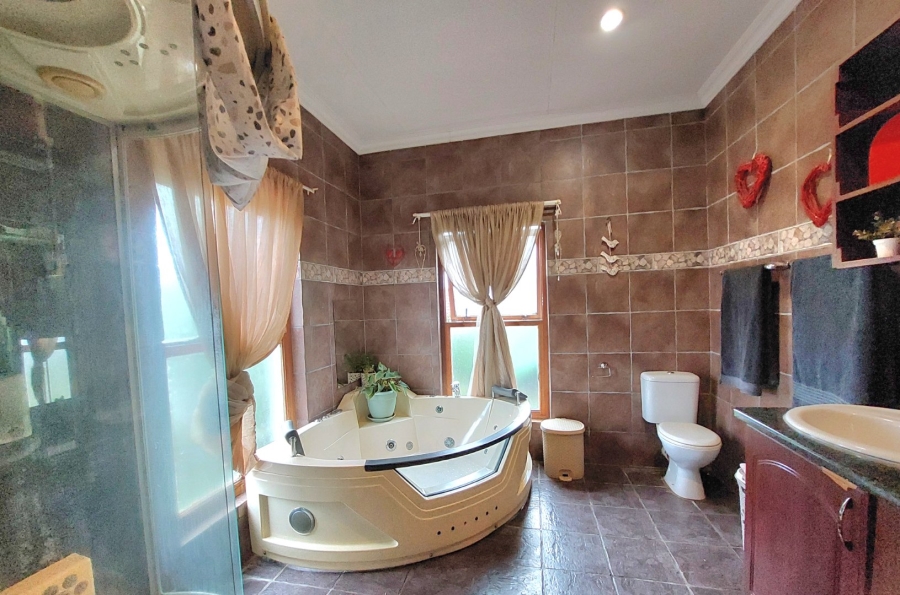 6 Bedroom Property for Sale in Brits North West